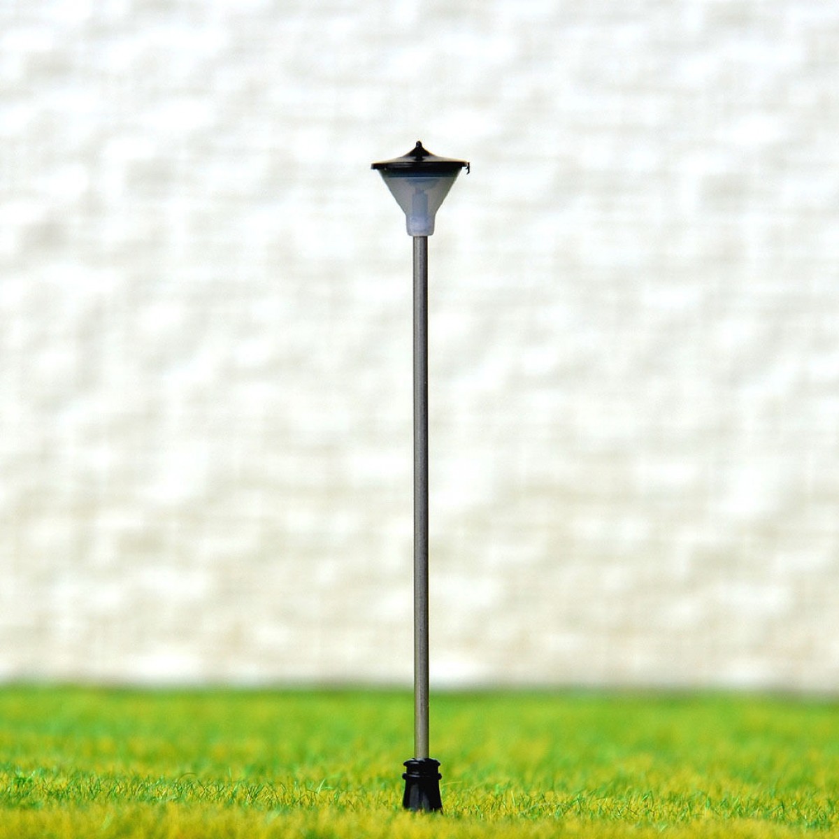 2 x OO HO Scale Lamp LEDs made Model Lamppost height adjustable Light #A10